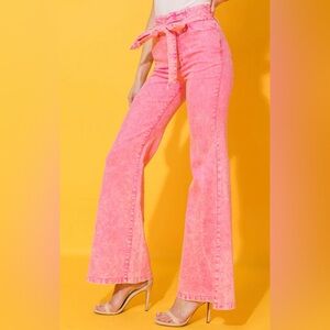 NWOT Flying Tomato Neon Pink Flare Jeans Sz M